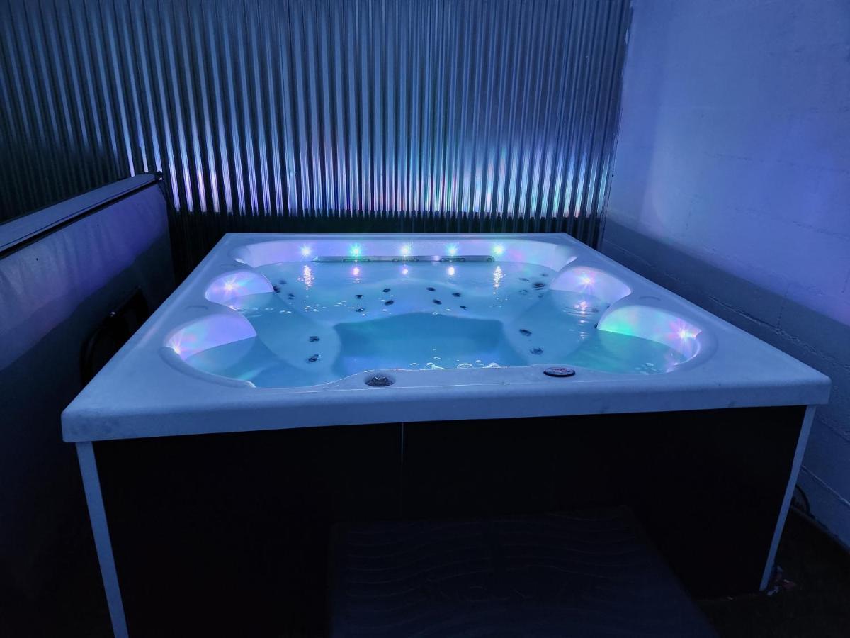 Gite De Charme Proche Loire A Velo Avec Jacuzzi Privatif Savonnières エクステリア 写真